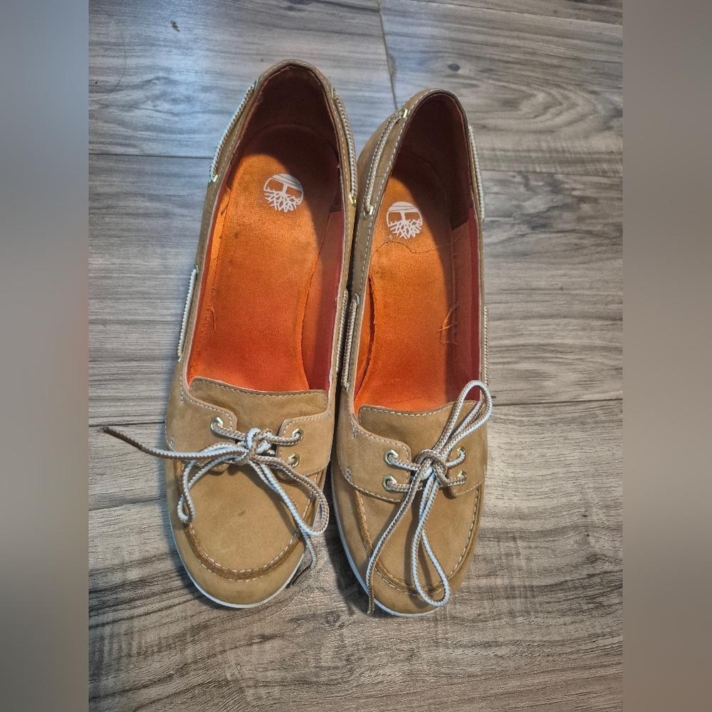 Timberland Tan Boat Shoes with Classic Moccasin Stitching